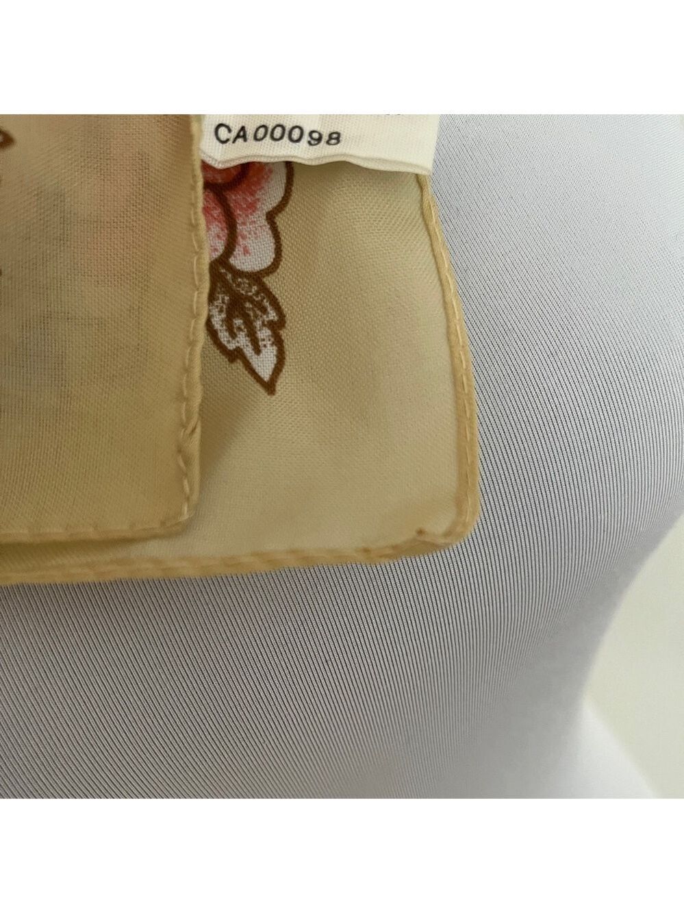 VINTAGE Square Floral Scarf Made Italy Floral Pattern Cottagecore Neck Scarf - Picture 8 of 10